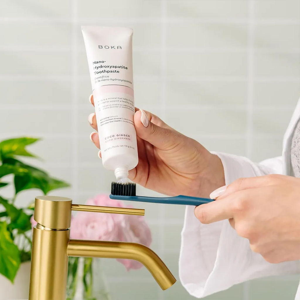 Classic Activated Charcoal Toothbrush 4-Pack